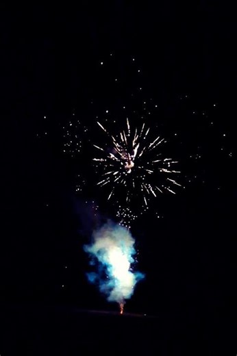 Demo Road Trip by World Class Fireworks 200 Grams #demofireworks #200grams #roadtrip 💥🛣️