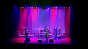 David Bowie fans we got you covered! 👨🏻‍🎤👩‍🎤👨🏻‍🎤 Just one of the mixtape hits you’ll hear at a Rewind 80’s Mixtape Tour! Next Mixtape show is in Bendigo! Saturday 26th March 2022 www.rewind80smixtape.com.au https://www.bendigoregion.com.au/arts-culture-theatres/event/rewind-80s-mixtape-tour APRA registered show! #rewind80smixtapetour #80s #mixtapehits #davidbowieforever #davidbowie Get your tickets 🎟 | Rewind 80s Tribute Band