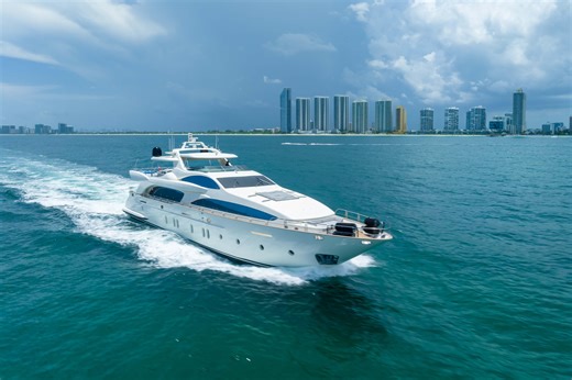 Used 2012 Azimut 116, 33139 Miami Beach - Boat Trader