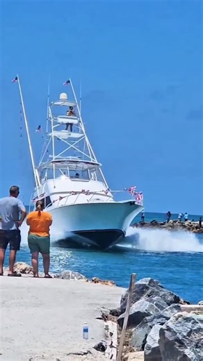 2.3K views · 664 reactions | Boating Adventures in the Venice Florida Inlet | Florida Boat Adventures | Facebook