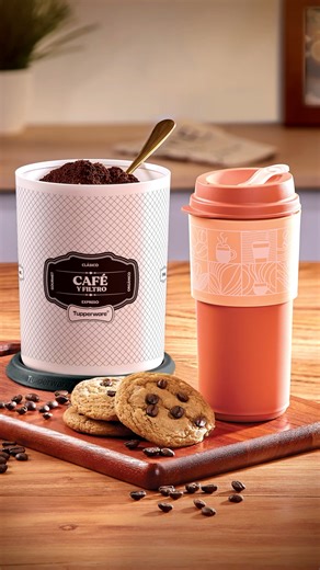 Hoy en el Día del Café, nos permitimos tomarnos más de una tazota de café, pero solo hoy, ¿eh? ☕️ Celebra el día con aroma y mucho sabor. Consigue todos estos productos y más en: http://www.tupperware.com.mx/pages/catalogos | Tupperware México