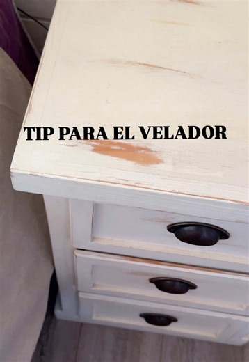 Tip para un velador elegante en el dormitorio