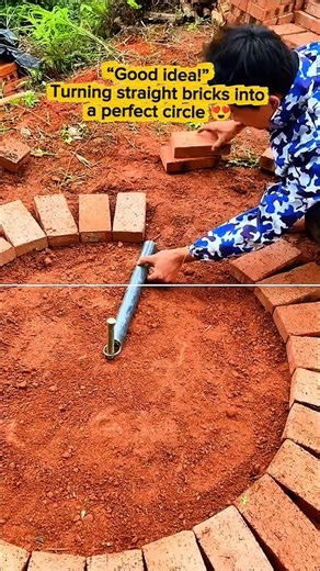 Perfect Circle Build! Pro Lays Bricks in a Flawless Round Pattern 🧱⭕🔥
