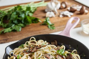 Mushroom and Garlic Spaghetti Dinner