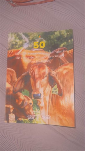 ‼️ Disponible dès maintenant.Le livre « 50 idées de business dans la chaîne de valeur de l’élevage », co-écrit avec Daouda Wade, est officiellement lancé.Un ouvrage à la fois pratique et stratégique, pensé pour transformer des idées en projets concrets et faciliter le passage à l’action dans un secteur clé de notre économie.Grâce à un QR code intégré, accédez à des ressources exclusives : business plans prêts à l’emploi, templates de projets et vidéos explicatives.Entreprendre ne se limite pas à