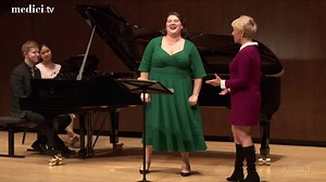 [Saturday with Joyce DiDonato] How about an excerpt from Joyce's extraordinary master class at The Juilliard School with Felicia Moore, soprano, working on Mozart's Idomeneo, re di Creta 'Oh smania!... D'Oreste d'Ajace'?! The entire master class is available on medici.tv! 👇http://bit.ly/Juilliard_on_medici | medici.tv