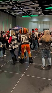 Winking Lizard Tavern on Reels