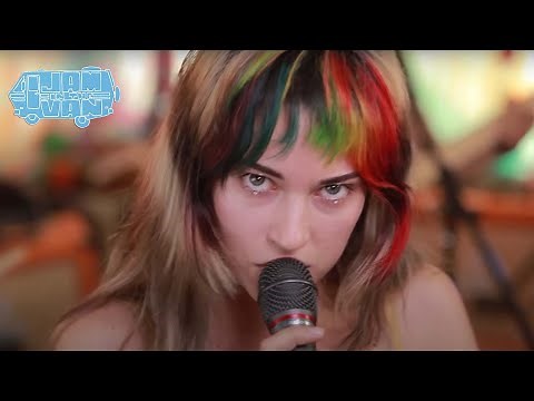 LAUREN RUTH WARD - "Sideways" (Live at JITV HQ in Los Angeles, CA 2018) #JAMINTHEVAN