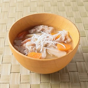 シンプルで簡単 具だくさん豚汁 作り方・レシピ | クラシル