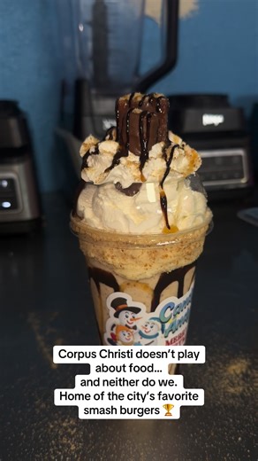 The crunch. The smash. The flavor. CC’s #1 snack spot serving the best smash burgers in town. #viral #food #smashburgers #wings #snacks #corpus #cctx #corpuschristitx #TX #candyandy361 #smashburgers | Candy Andy
