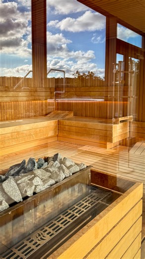 The Longevity Hotels on Instagram: "With uninterrupted lake views, the spa at Hotel GLAR is designed for pure relaxation. 😮‍💨 Move between the panoramic sauna, the spacious indoor pool and the whirlpool on the spa terrace - all framed by water and forest. 🏃🏼‍♀️ Just next door, a compact gym also opens up to the lake. Training here comes with daylight, water views and everything you need to keep your routine on track. 🌊 And when you’re ready to step outside: the Baltic Sea is just a 30-minut