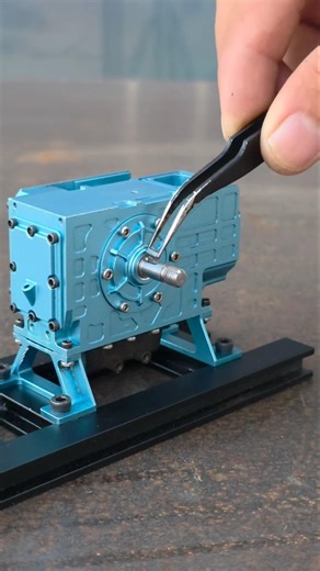 Single piston engine fittings #engine ‪@VortrixeModel‬