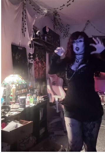 Embrace Your Beauty: No Eyebrows Goth Makeup Look