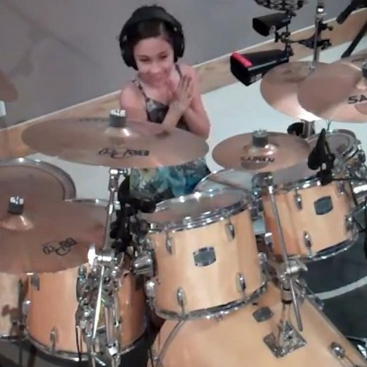 Pau con 10 años tocando la Batería 🥁 | My life would suck eithout you (Cobus Version) #ThrowBack