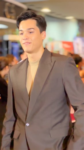 Meet the star-studded cast of Meet, Greet & Bye at the red carpet premiere at SM MEGAMALL! Watch Meet, Greet & Bye starting tomorrow, November 12 at the SM Megamall Cinemas, Level 3, Mega A. Grab your tickets now: 📱 SM Cinema app ◉ Apple: https://gosm.link/SMCinemaAppApple ◉ Android: https://gosm.link/SMCinemaAppAndroid 🔗 www.smcinema.com 🎟 SM Cinema ticket booths #MeetGreetAndBye #MeetGreetAndByeAtSMCinema #SMCinema | SM MEGAMALL