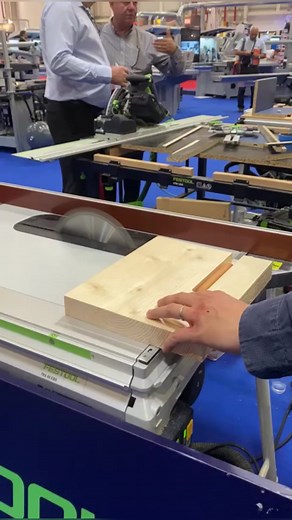 25K views · 89 reactions | Saw Stop pe circularul de la Festool. Un sistem pe care il astept in Romania de ani de zile. Pregatesc un clip mai elaborat pe tema asta. #sawstop #sawstoptablesaw #festool #biferenta #woodwork #felder #feldergroup #BIFE #woodworkingtools #woodworking #4u #fyp | Teo Priceputul | Facebook