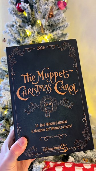 Day 2️⃣3️⃣ of the Muppet Christmas Carol pin advent calendar! 🎄 🎁 #disney #disneychristmas #christmas #adventcalendar #disneypins ✨ Today’s pull? The ghost of Christmas yet to come! 👻 👋🏻 See you for the final day! @Disney UK @Disney Store UK