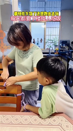 During the summer vacation, I was not allowed to use my phone, and I couldn’t even see anyone during meals. #Funny #Happy #littleyangshow #fblifestyle | Little Yang Show