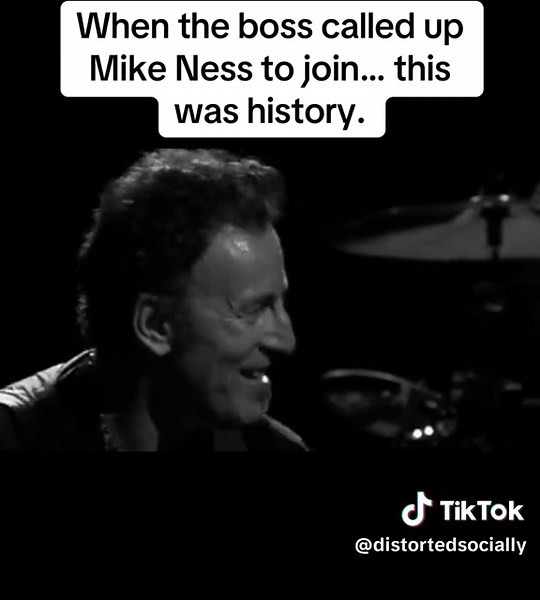 Bruce Springsteen and Mike Ness Join Forces in 2009