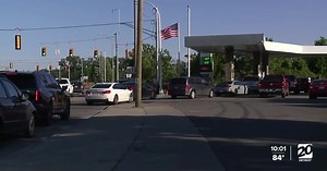 Dearborn gas station has stayed under $5 a gallon, customers lining up
