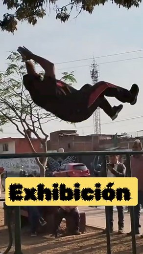 25K views · 308 reactions | Predicando la paralela en Uruapan 﫡裂 #laparalelavive #freestyle #calistenia #fypシ #trucos #tips #Barras #hechoenmexico #inspirational #viral #tutorial #comparte #flow | Paralelavirus MX | Facebook