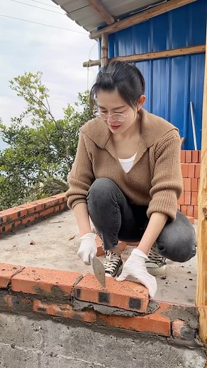 222K views · 26K reactions | This Rural Girl‘s DIY Skills Will Blow Your Mind!隣 Watch Her Build a Wall in 90 Seconds #diy #houserenovations #homemade #traditional #homedecor | Ling Li | Facebook