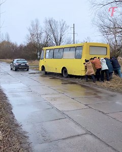 1M views · 8.4K reactions | Heartwarming moment as woman rescues stranded passengers #FabiosaKindnessInAction #kindness #love #compassion #fyp #help Explore more in our video ➡️ https://fabiosa.cc/3vkYtxp | Fabiosa Kindness in Action | Facebook