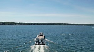 Get your weekend vibes on with a happy hour on Delavan Lake this Thursday, June 17! Booze Cruise tickets 🎟️ https://bit.ly/3w6Yhg9 | Lake Lawn Resort