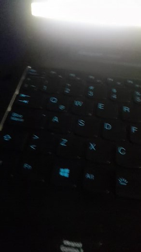 Cómo prender las luces en tu laptop Lenovo