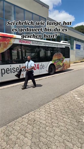 Du musst genau hinsehen, mir ist es auch erst später aufgefallen 🙈😅 #busfahrer #bus #trending