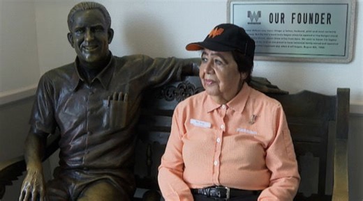 89 year old Whataburger employee serves up kindness to customers