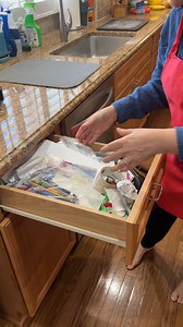 100K views · 179 reactions | How to clean your drawers - If you don't need anything in that box for 4 weeks, you can dump and move on to the next drawer! #SpringClean #DIY This video was created by Rebecca JS, Wonder and Raw, and Newtwork Media LLC | Crafts Hacks and Laughs | Facebook