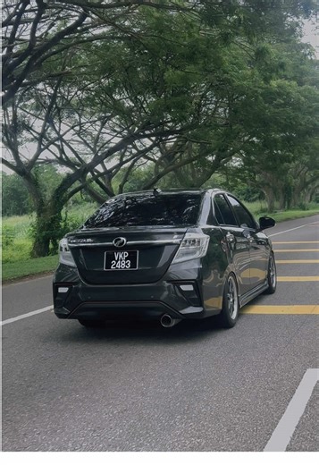 Exploring the Bezza in Granite Grey Color