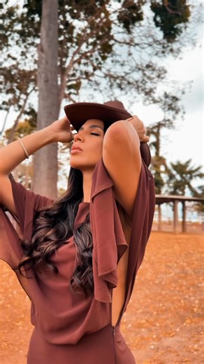 ⠀⠀ N I L C Y G A M A on Instagram: "✨ Coleção ALMA Sabe quando algo bate diferente? Quando você olha e sente… aqui dentro? Foi isso. Essa coleção tem uma calma, uma presença, uma delicadeza que abraça a gente por dentro. É alma em cada detalhe. 🤎 @sdl.pa.altamiracentro @sapatinhodeluxo #sdl #salatinhodeluxo"