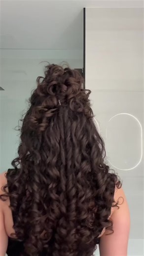 Easy Curly Hairstyles: Half Up Half Down