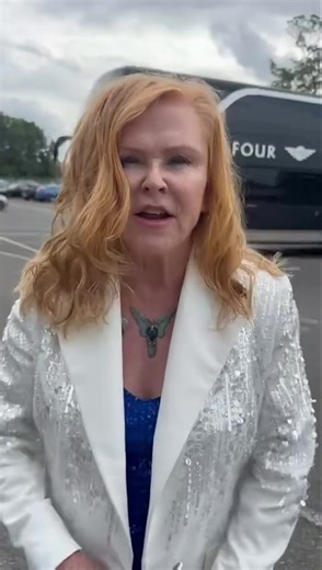 We caught up with the amazing T'pau/Carol Decker after her incredible performance opening up 80s Calling in Darlington! 🎶🔥 What a way to kick off the day — the crowd loved every second! 🙌💃 | Liz Hobbs Group