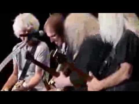 REO Speedwagon - Gary Richrath!!!!! comeback Plays with REO Speedwagon Ridin' The Storm Out!!!