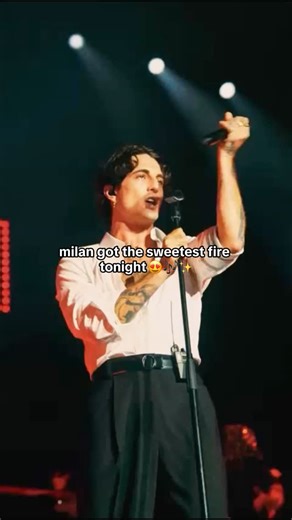 DD on Instagram: "Damiano David — Cinnamon live in Milan 🌹🔥💫 #damianodavid #indiemusic #FunnyLittleFears #WorldTour2025 #MilanVibes"
