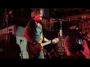 Keith Urban - Days Go By, Drift Away, Days Go By - 10/17/2025