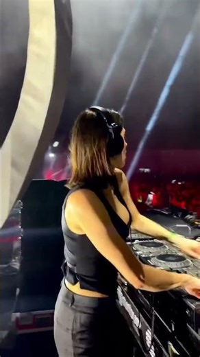 Wenn Sara Landry dich zerreißt… abonnier für mehr dunklen Techno ❤️🔥