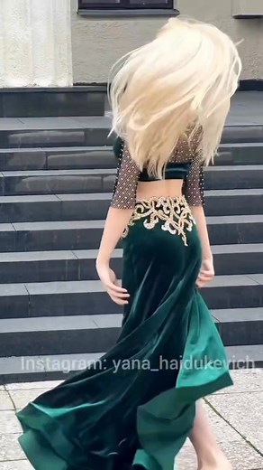 25K views · 990 reactions | #model #dancechallengeava #explorepage #viralchallenge #Ava #todaybestphoto #usa #fypchallenge #dancechallenge #viralreels #viralvideoシ #2025trends #2025reels #2025goals #followersreelsfypシ゚viralシfypシ゚viralシalシ | Yana Vitrova | Facebook