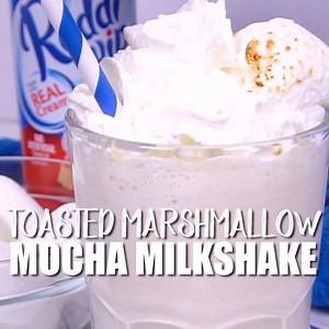 This Toasted Marshmallow Mocha Milkshake is just what you need on a hot summer day! You only need a few ingredients to create the perfect milkshake. Grab the easy recipe: https://www.anallievent.com/toasted-marshmallow-mocha-milkshake/ #SweetenYourSummer #ad | An Alli Event