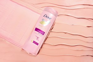 Keep your summer glow this winter with Dove Care Radiant Glow Body Lotion: 🧖‍♀️ With Ceramide Restoring Serum to replenish and moisturise the skin from within ✨ Illuminating skin from the first use Head over to Boots UK 🔗 bit.ly/3EaHeze to shop now 🙌 #Dove #Skincare #Winterglow | Dove