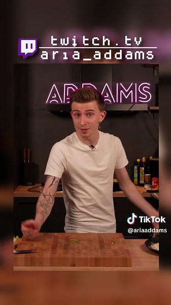 Discover the Love for Fondor with Aria Addams | Twitch Clips Compilation
