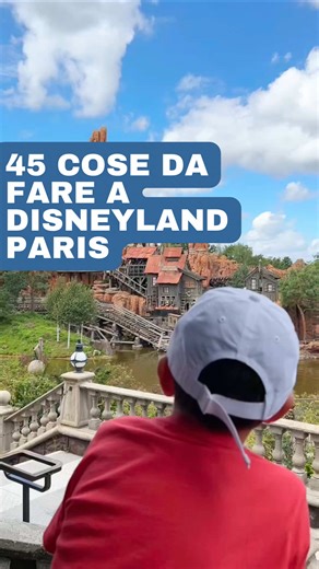 45 cose da fare e da vedere a Disneyland Paris Ci sono luoghi che non sono solo destinazioni, ma vere e proprie emozioni. Disneyland Paris è uno di quei posti dove, appena varchi i cancelli, torni un po’ bambino e ogni angolo sembra raccontare una storia. Non è soltanto un parco divertimenti: è un mondo fatto di magia, colori, musica e momenti che restano nel cuore. In questa guida ho raccolto 45 esperienze da vivere qui: alcune iconiche, altre più nascoste, ma tutte capaci di rendere la giornat