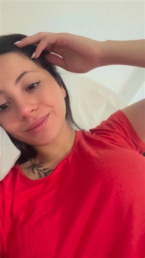 Chloe on Instagram: "Follow @chloenivra @chloenivra… He filmed the desk while thinking, lost in his own head… but the camera caught her sitting nearby, quiet, focused, unaware of him— and the moment suddenly felt more intimate than anything he could’ve scripted. . #🧠最安靜的瞬間最有溫度✨ 質感小物🎁 香氛🕯 文具✏️ 模型🧸 限時精選☁️ 留言+1 下單‼️ 全球配送🌍"