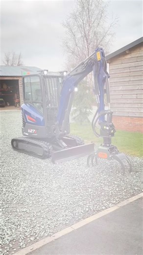 The last machine of 2025 leaving! A refurbished @Bobcat E27Z arb digger for @jrf_contracting finished in company colours! #bobcat #hywelevansfabrications ## #forestry excavator | Hywel Evans Fabrications