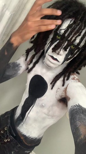 Ulquiorra Cifer Cosplay Ideas for Halloween