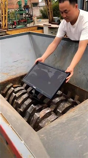Industrial Shredding Machine Destroys Computer Screen (E-Waste Recycling) ⚙️