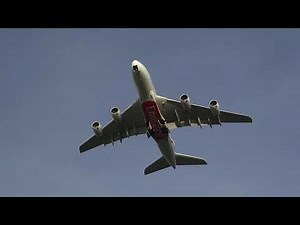 Flugzeug fliegen mit Flugschein - Flugzeuge fliegen über Flughafen Düsseldorf